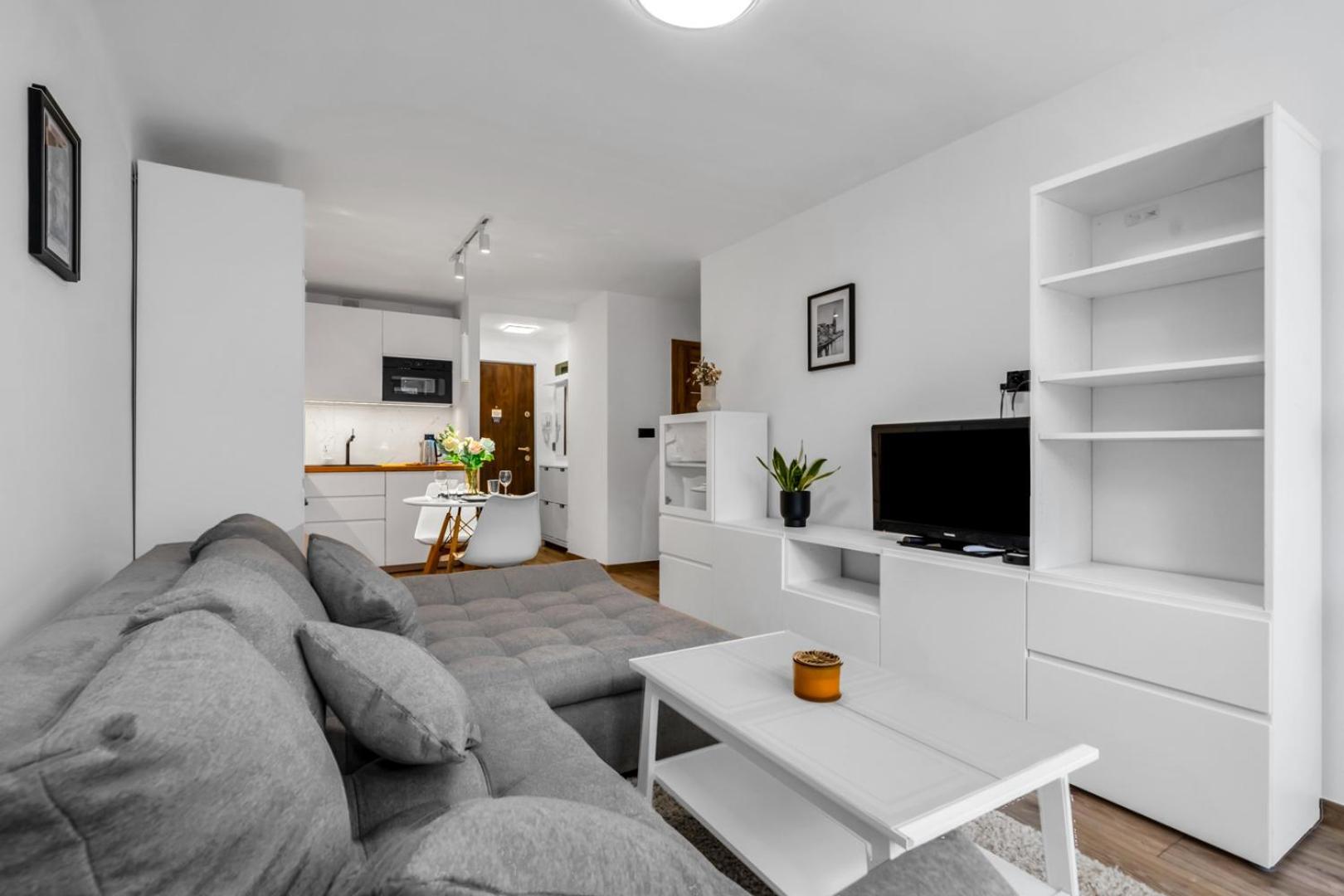 Downtown - Workspace, Park & Metro Nearby - Rentujemy Warschau